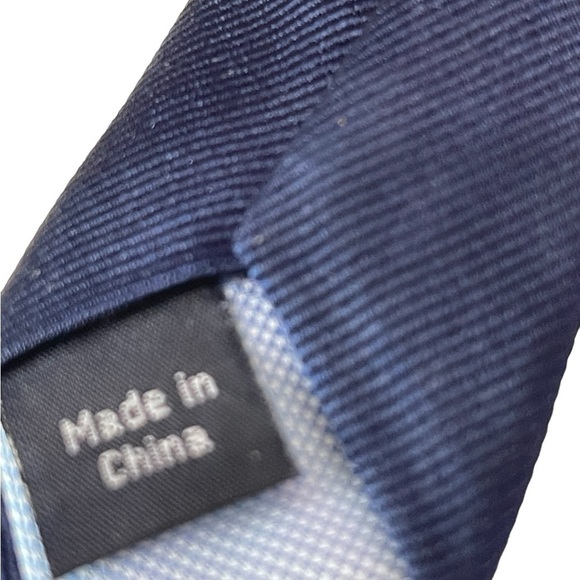 Tommy Hilfiger Men’s Tie 100% Silk 59 inches X 3 inches Made in china - Picture 5 of 6